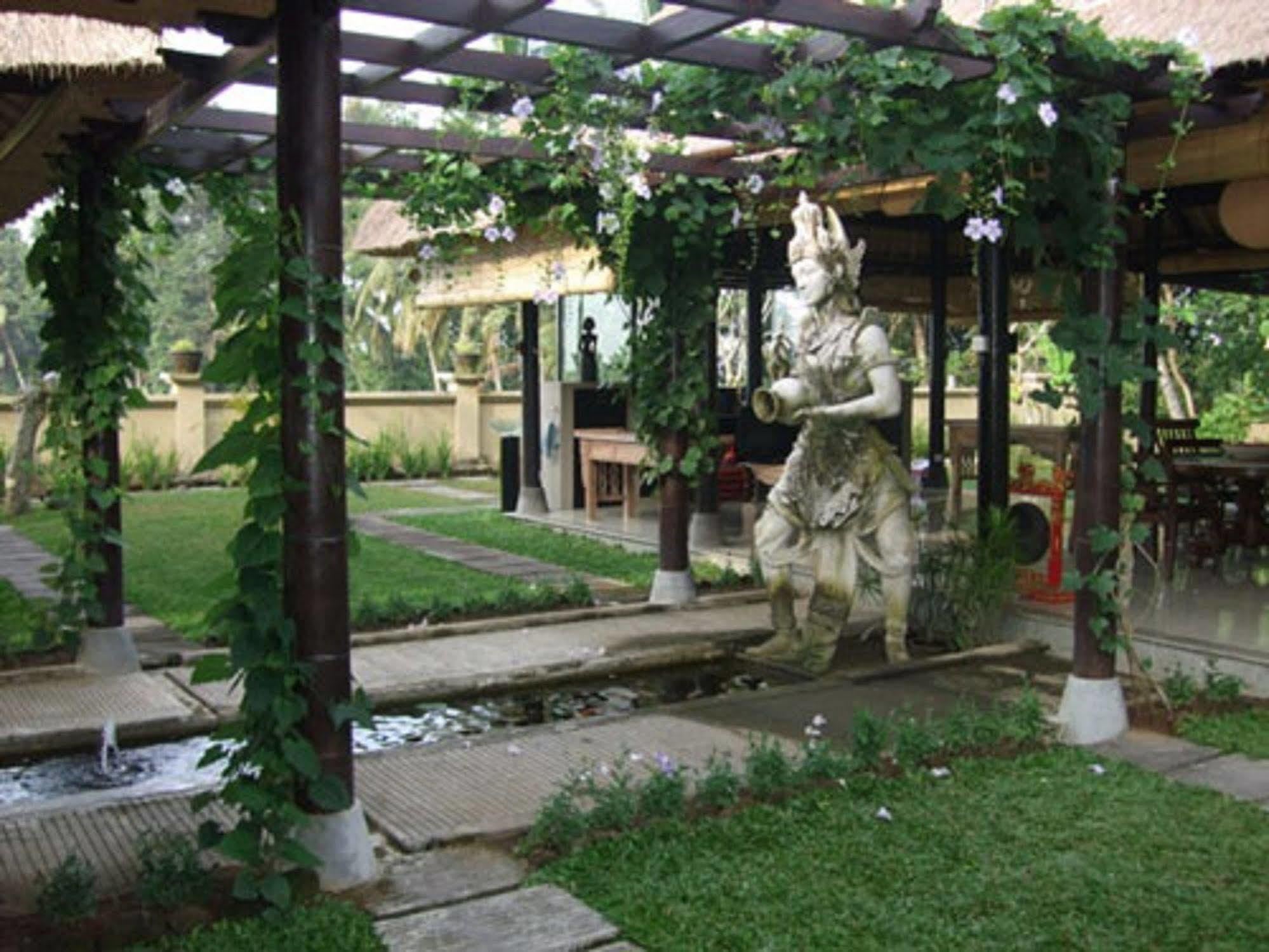 Puri Lotus Hotel Ubud Exterior foto